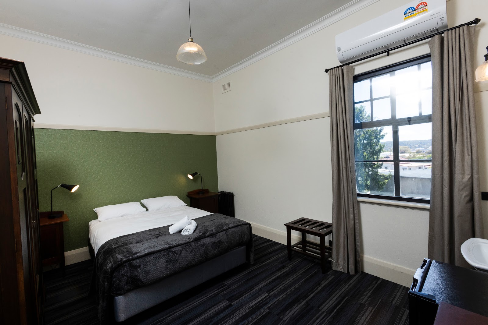 Queanbeyan Hotel in Queanbeyan - photo 6