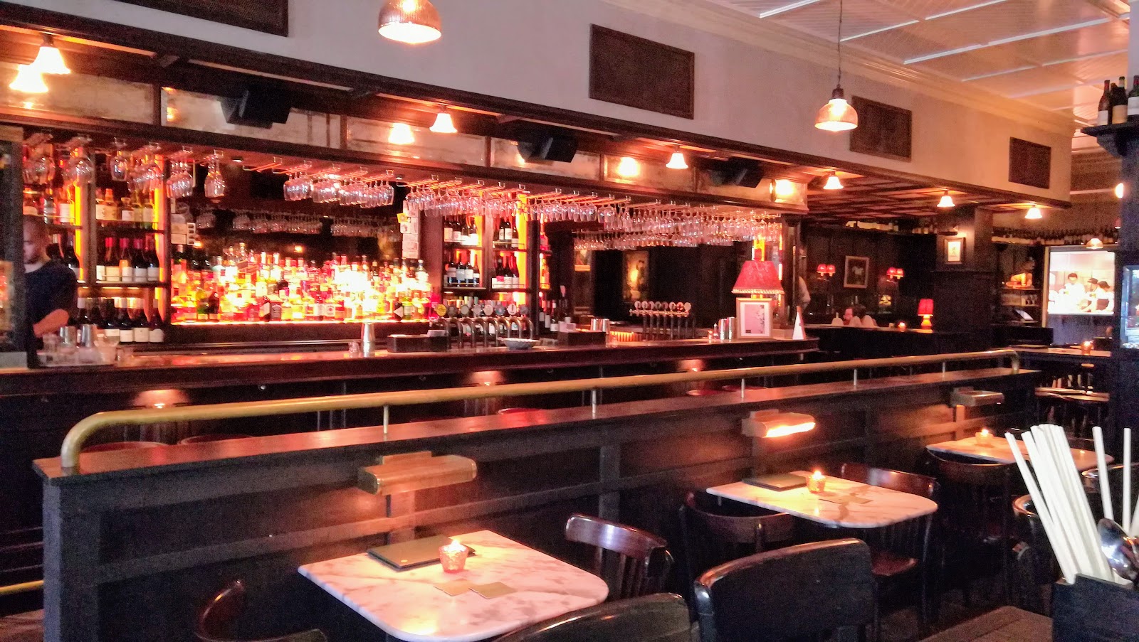 Queen Victoria Hotel in Enmore - photo 2