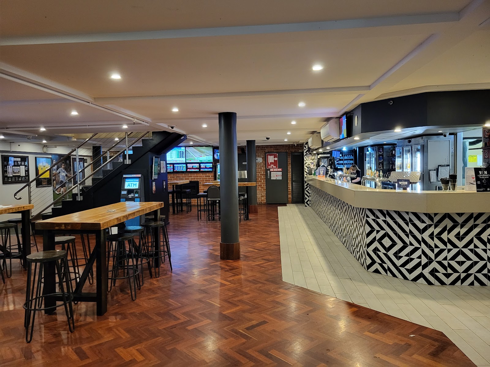 Queens Wharf Brewery Hotel in Newcastle - photo 2