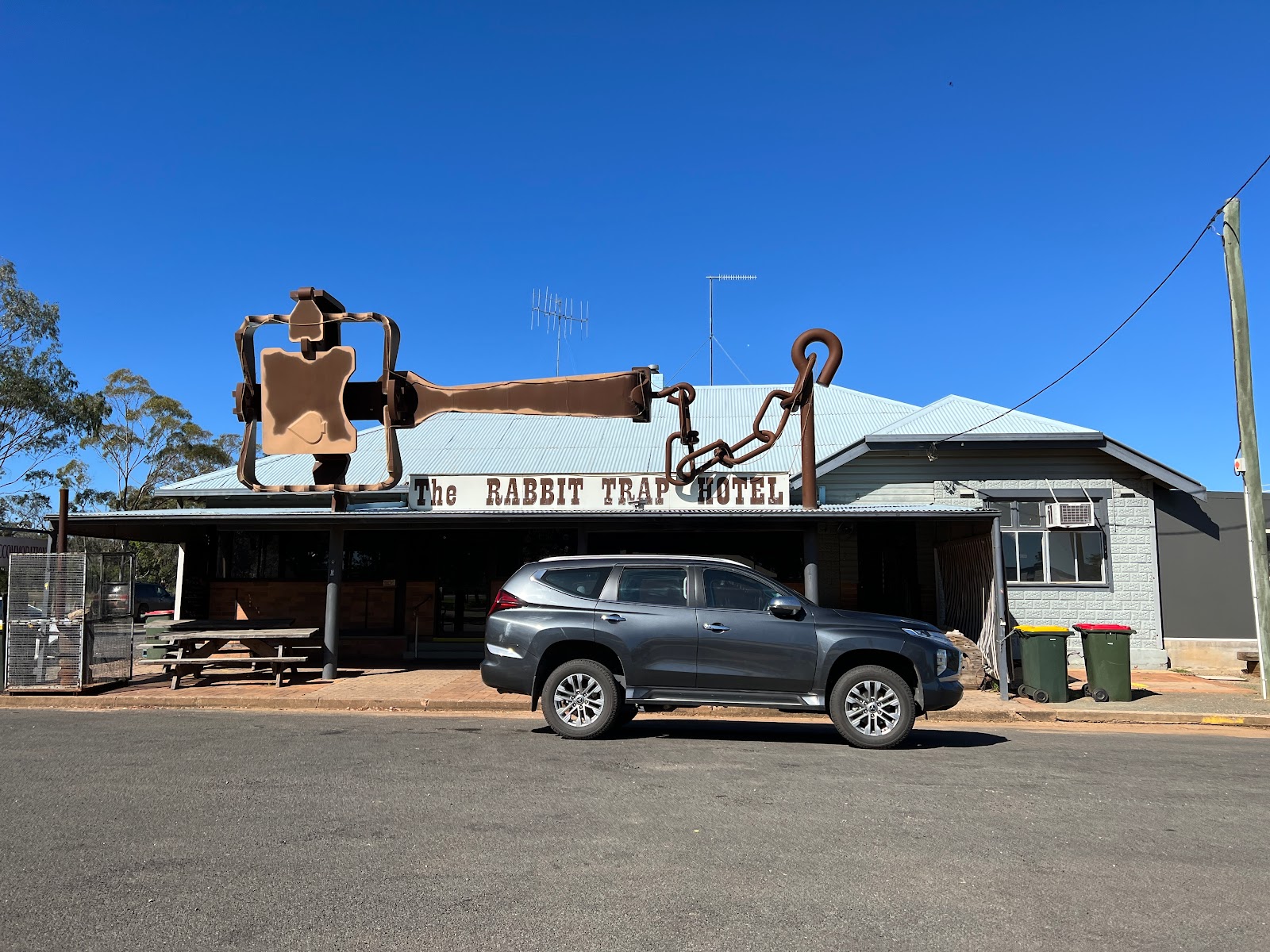 Rabbit Trap Hotel in Albert - photo 2
