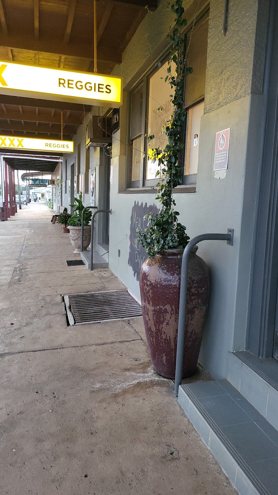 Reggies Tattersalls Hotel in Baradine - photo 5