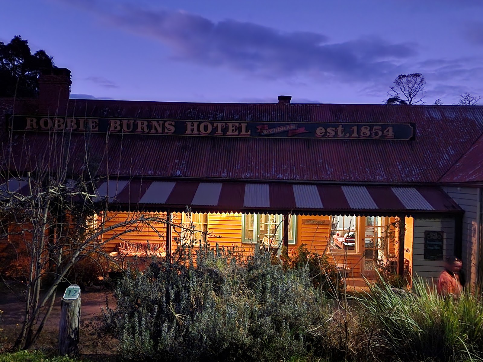 Robbie Burns Hotel in Wyndham - photo 2