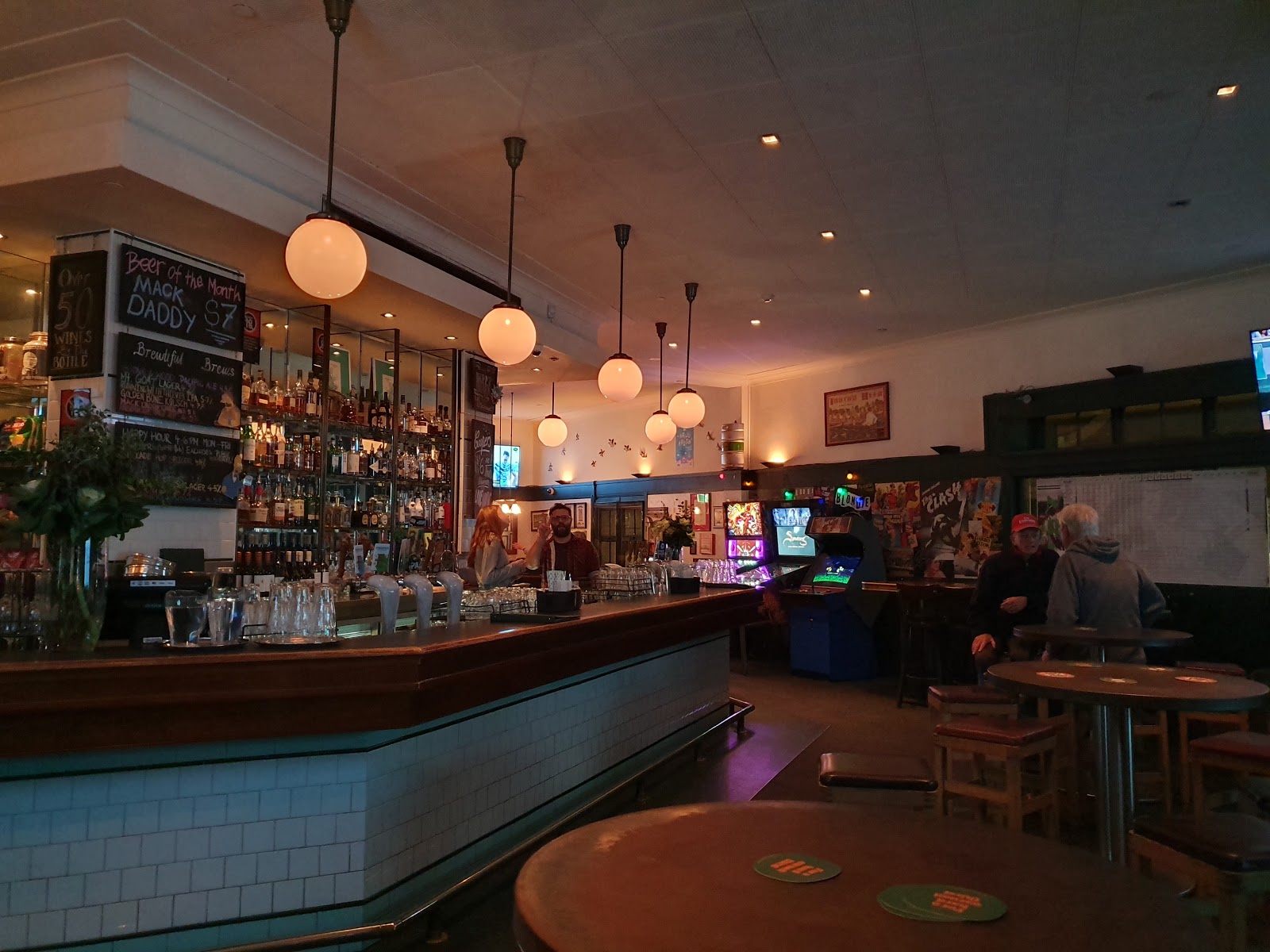 Robin Hood Hotel in Waverley - photo 3