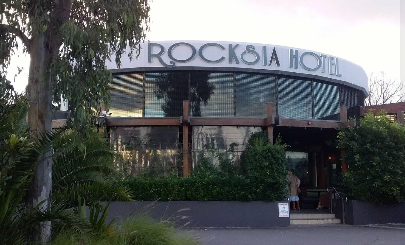 Rocksia Hotel in Arncliffe - photo 1