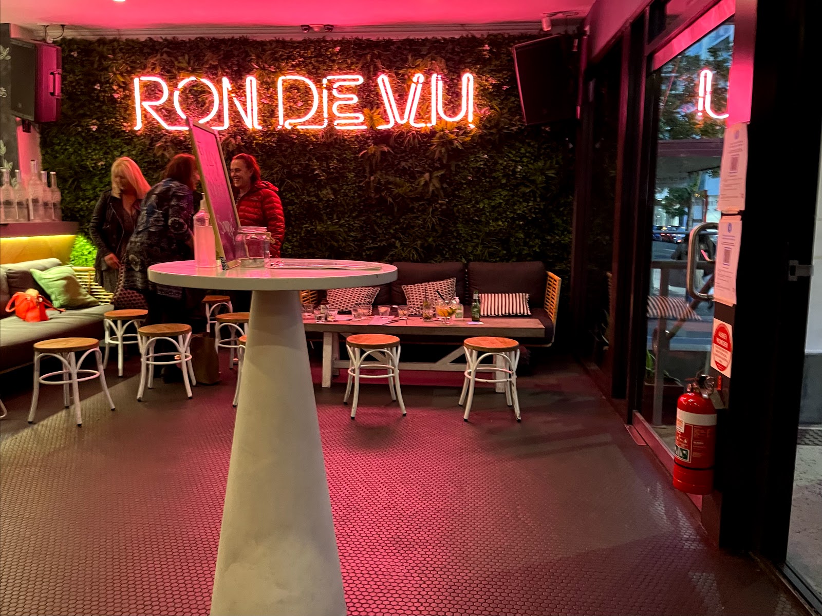 Ron De Vu in Wollongong - photo 3