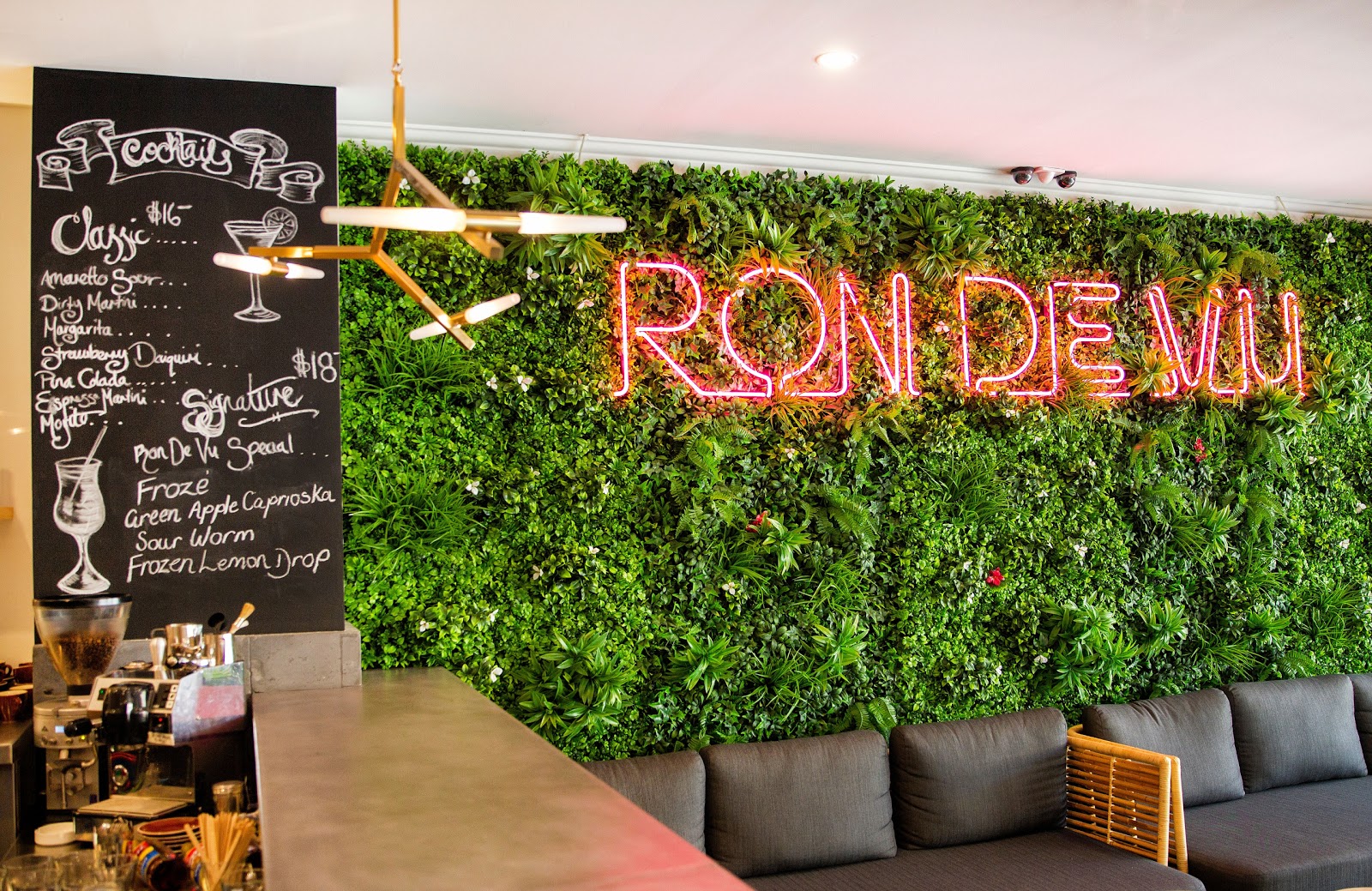 Ron De Vu in Wollongong - photo 1