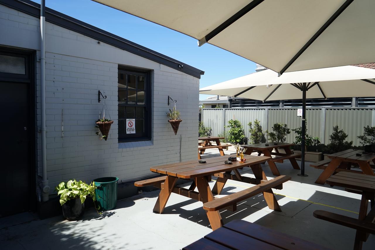 Rosehill Hotel in Granville - photo 2