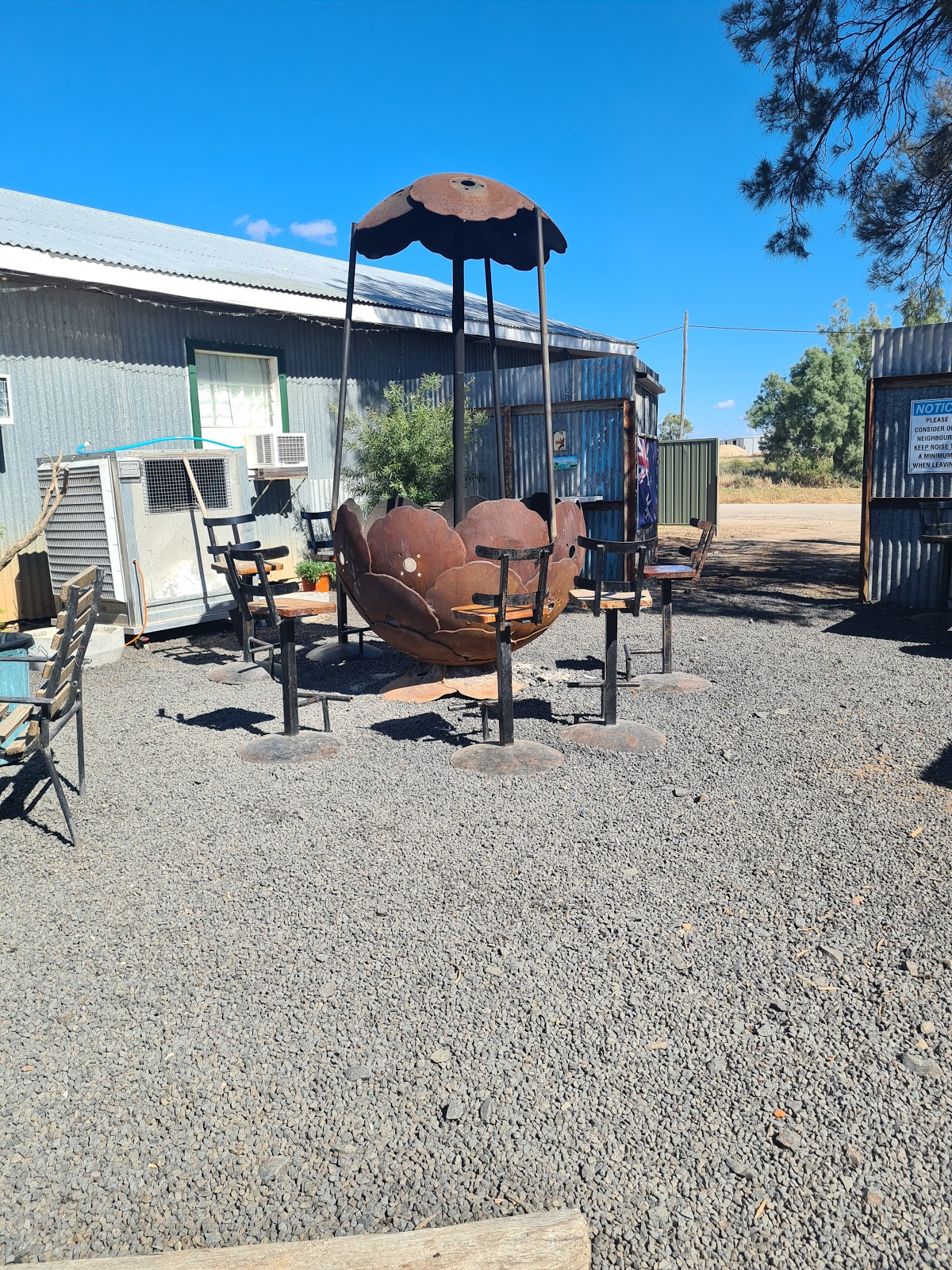 Rowena Village Inn in Rowena - photo 4