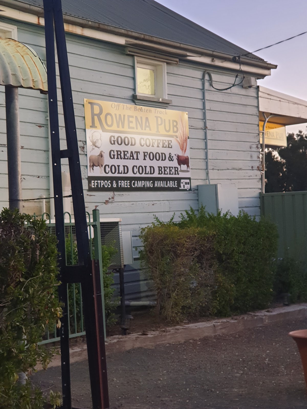 Rowena Village Inn in Rowena - photo 3