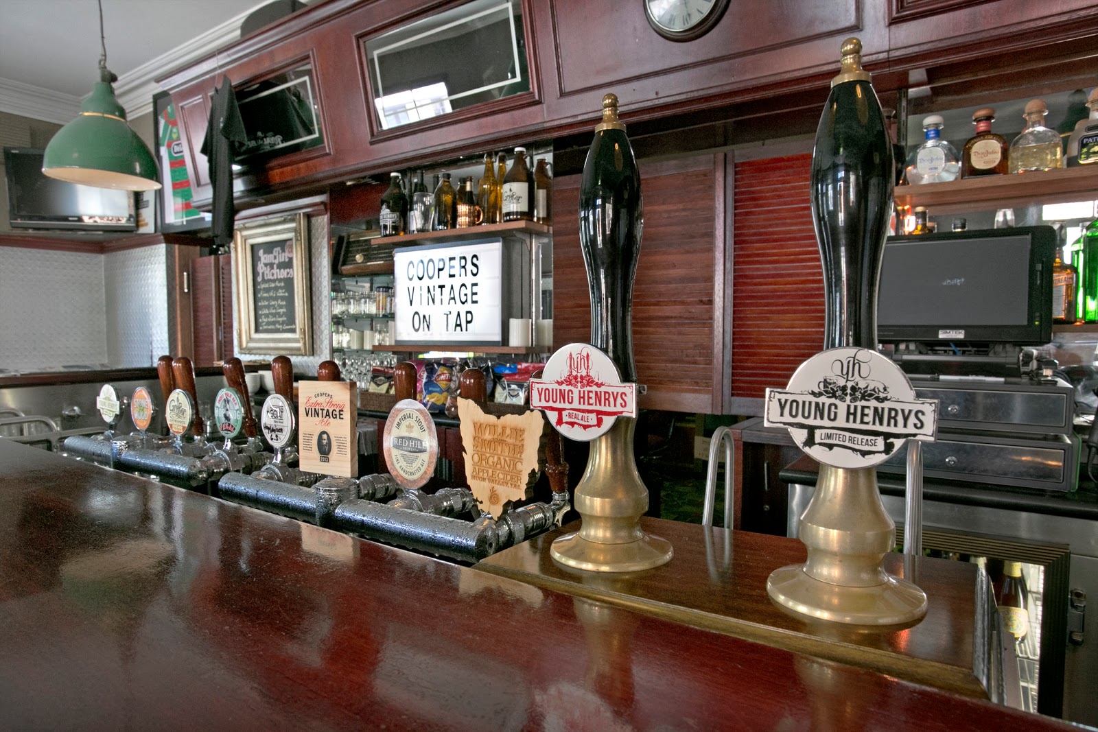 Royal Albert Hotel in Surry Hills - photo 4