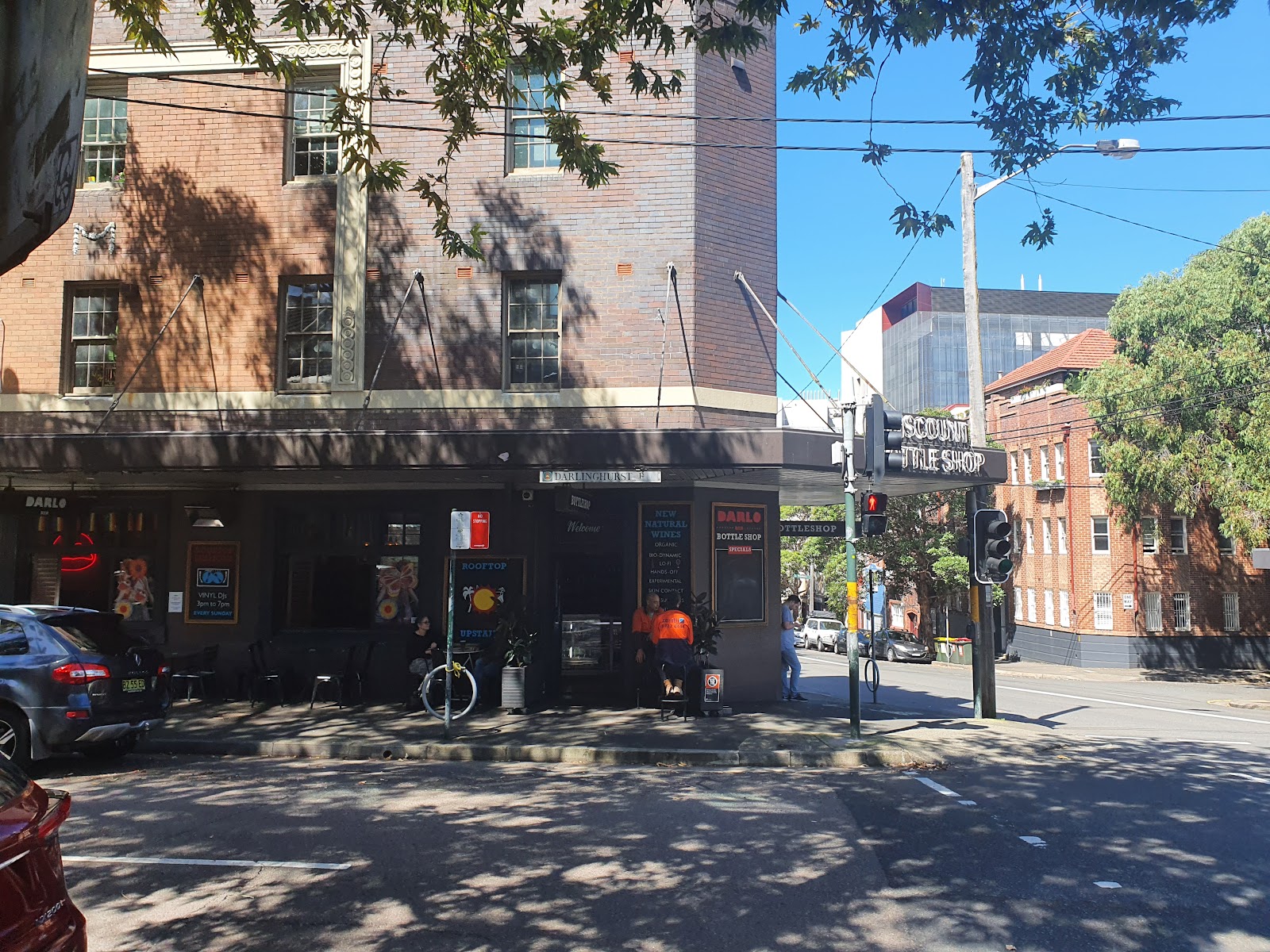 Royal Sovereign Hotel in Darlinghurst - photo 1