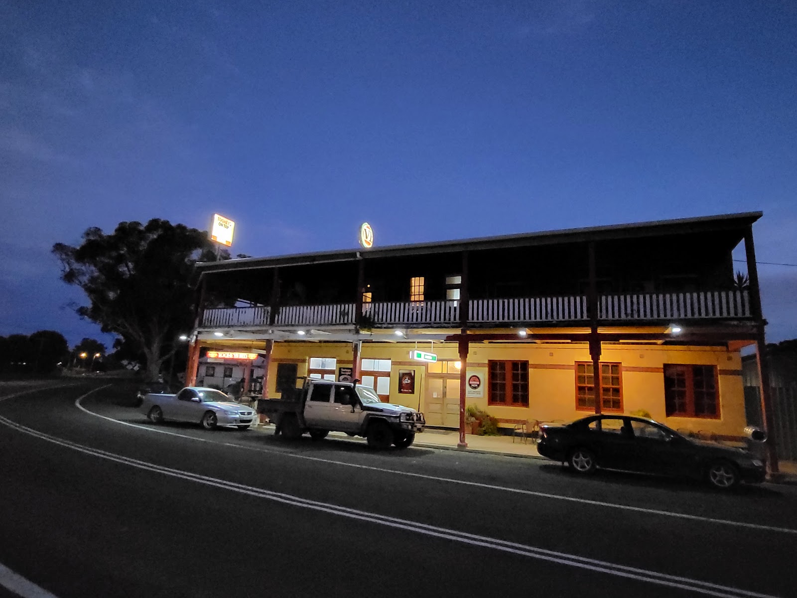 Rusty Horse Hotel in Bribbaree - photo 4