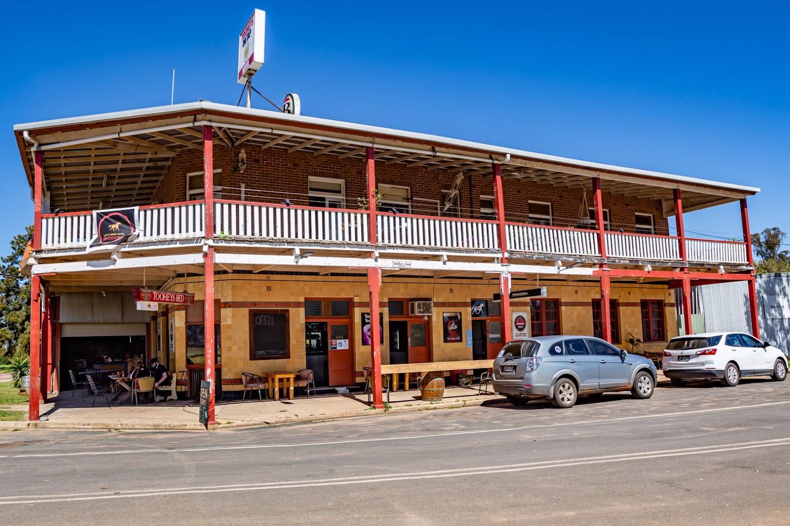 Rusty Horse Hotel in Bribbaree - photo 3