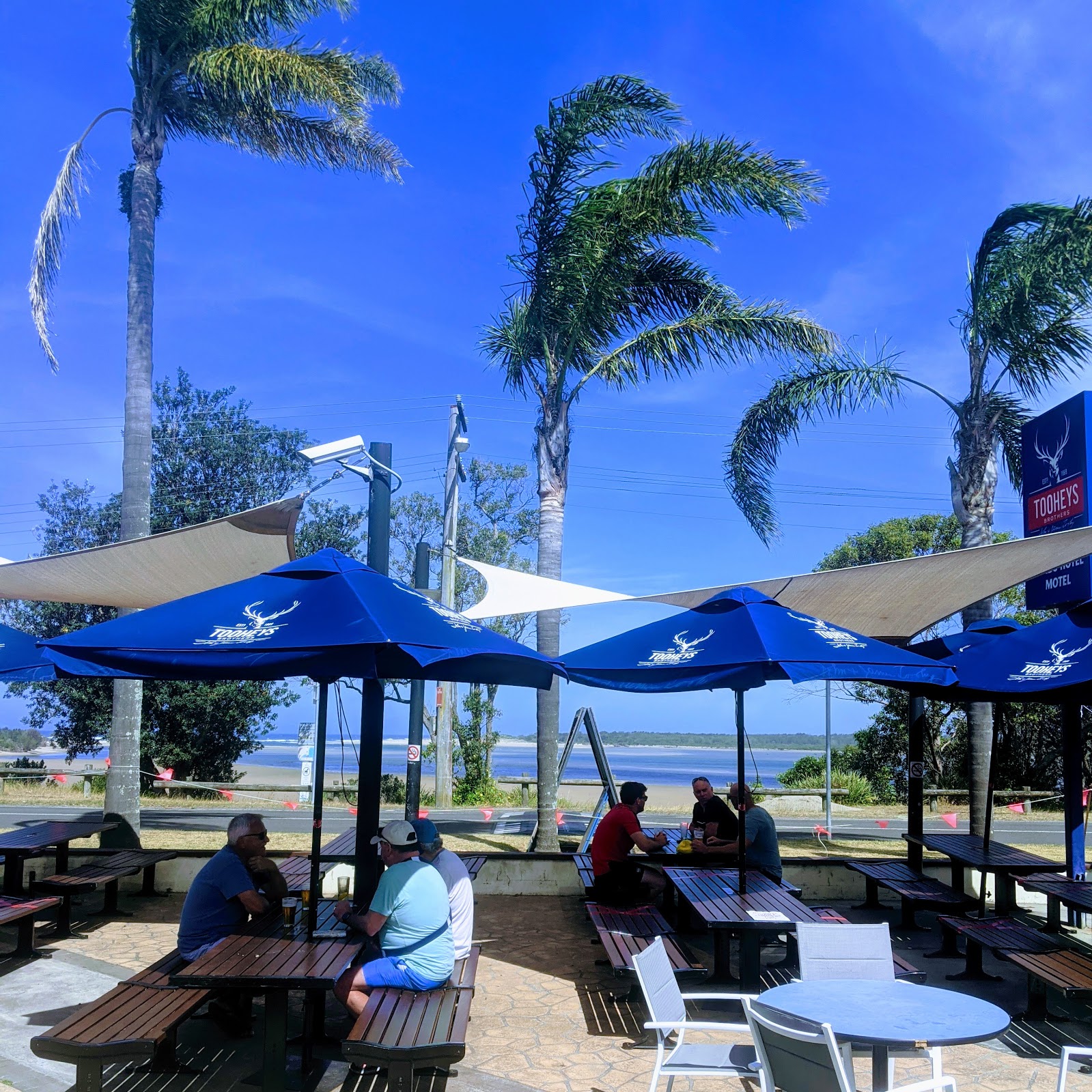 Shoalhaven Heads Hotel Motel in Shoalhaven Heads - photo 2