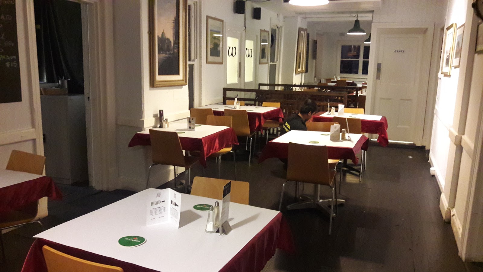 Sir William Wallace Hotel in Birchgrove - photo 3