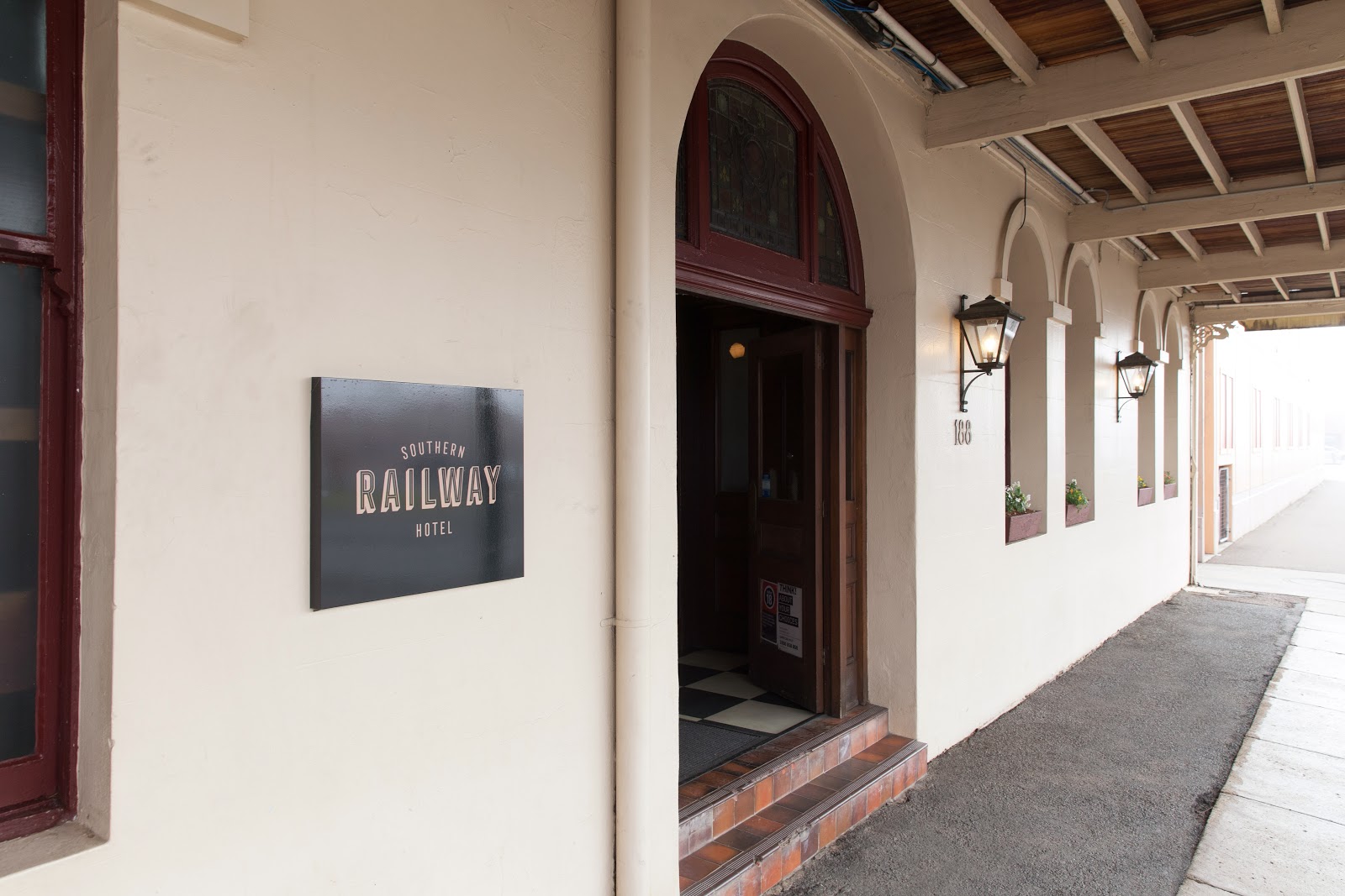 Southern Railway Hotel in Goulburn - photo 4