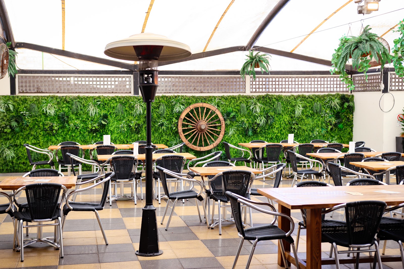 Spinning Wheel Hotel in Raymond Terrace - photo 1