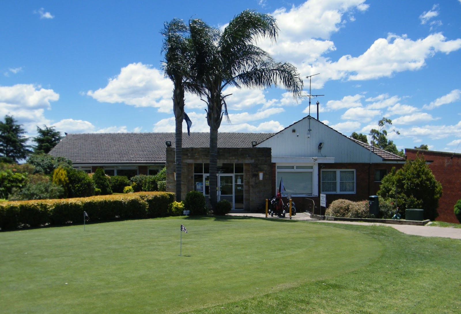 Springwood Country Club Ltd in Springwood - photo 1