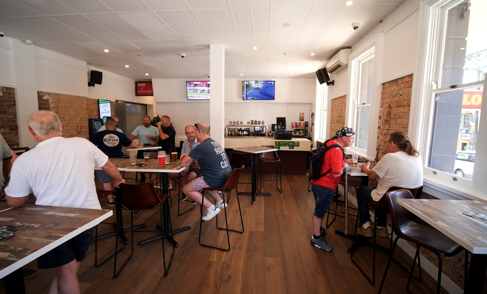 Surrey Club Hotel in Redfern - photo 2