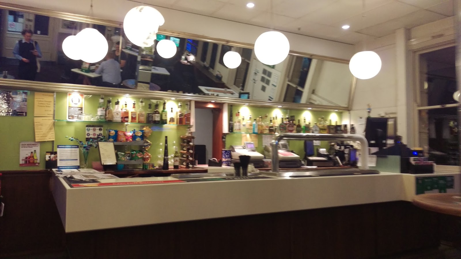 Surrey Club Hotel in Redfern - photo 3