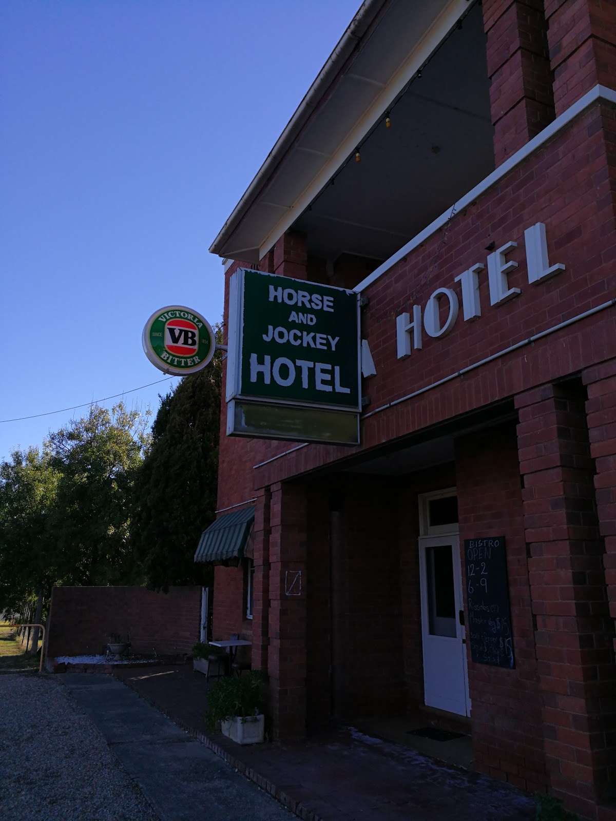 Tarcutta Horse & Jockey Hotel in Tarcutta - photo 2