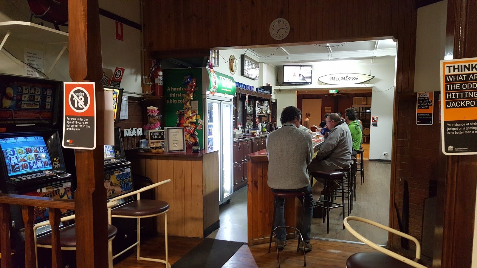 Tarcutta Horse & Jockey Hotel in Tarcutta - photo 4