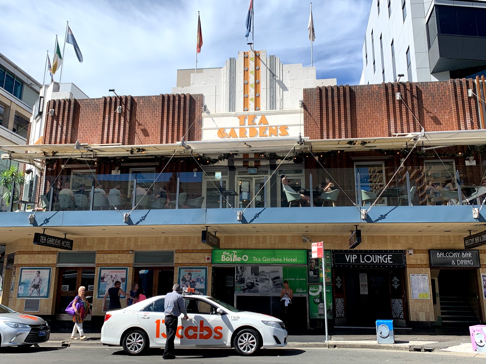 Tea Gardens Hotel in Bondi Junction - photo 1