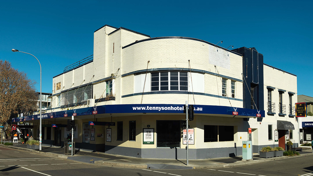 Tennyson Hotel in Mascot - photo 1