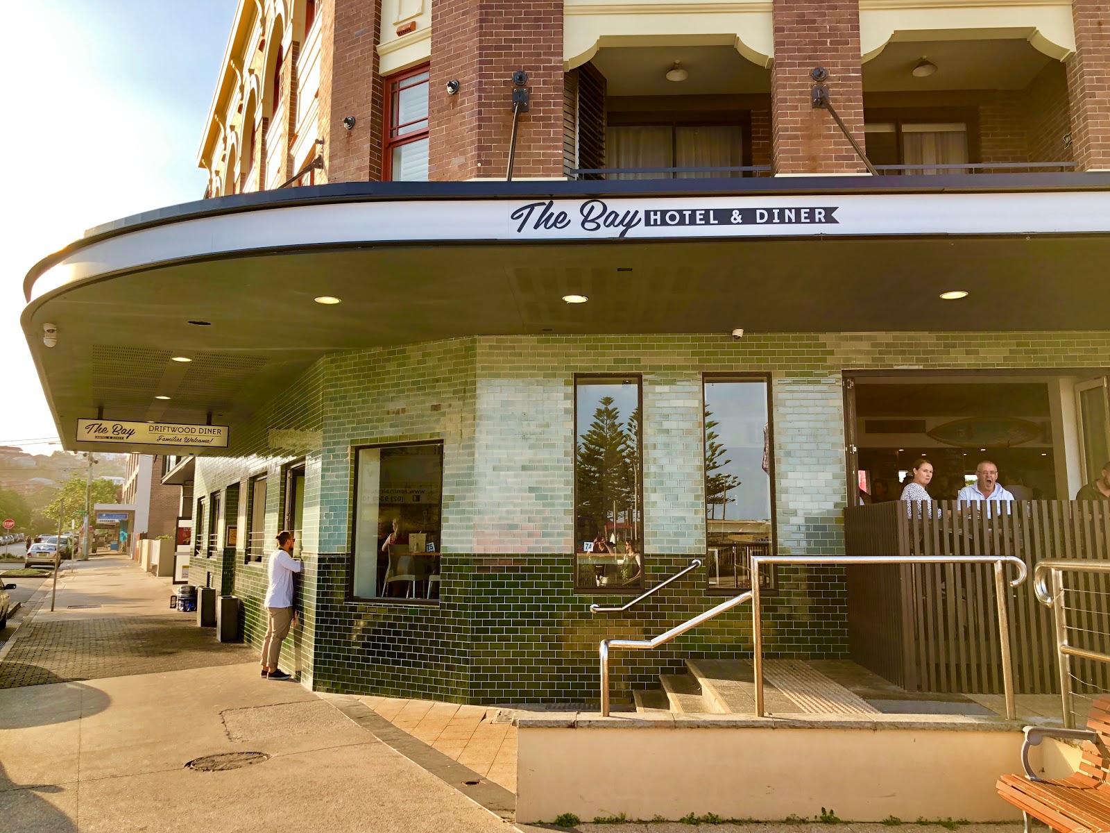 The Bay Hotel & Diner in Maroubra - photo 1