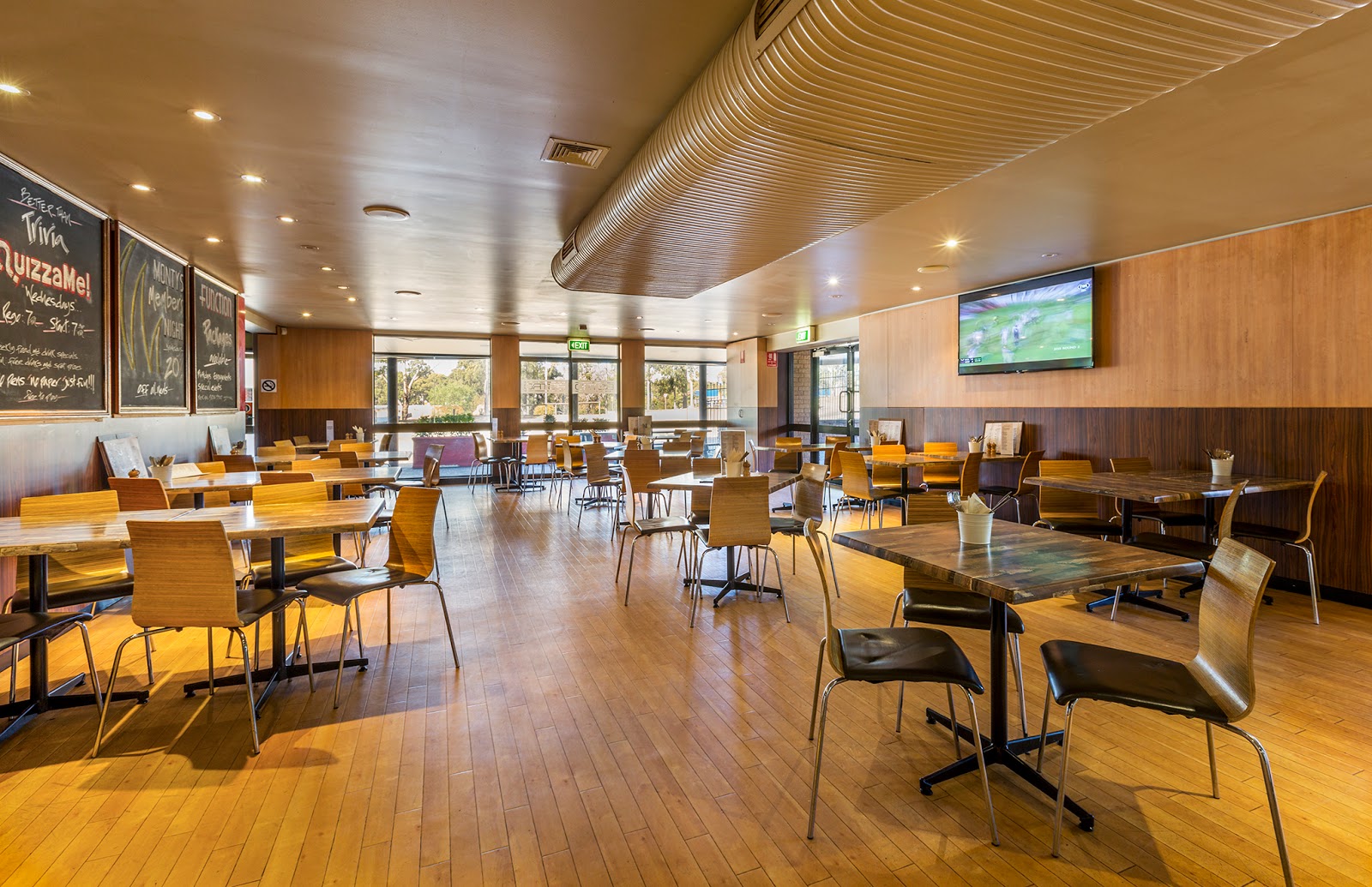 The Castle Hill Tavern in Castle Hill - photo 2