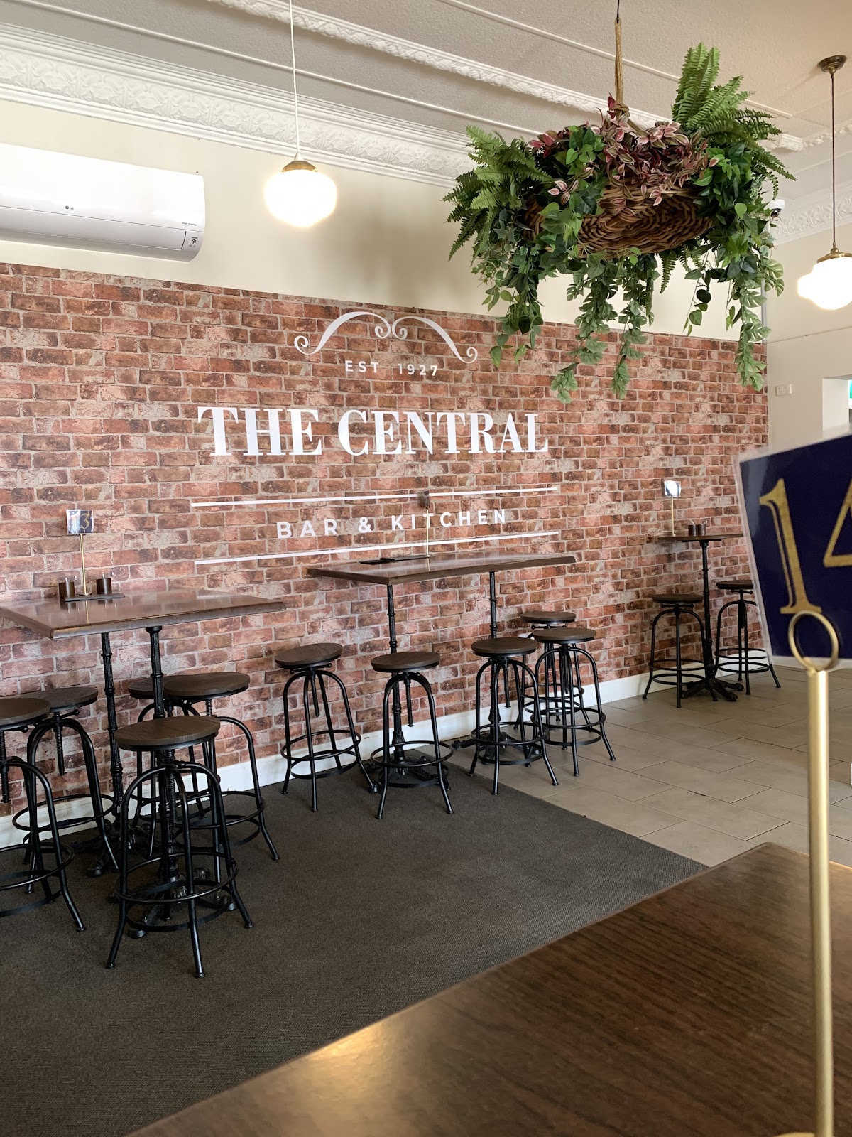 The Central Bar and Kitchen in Singleton - photo 2