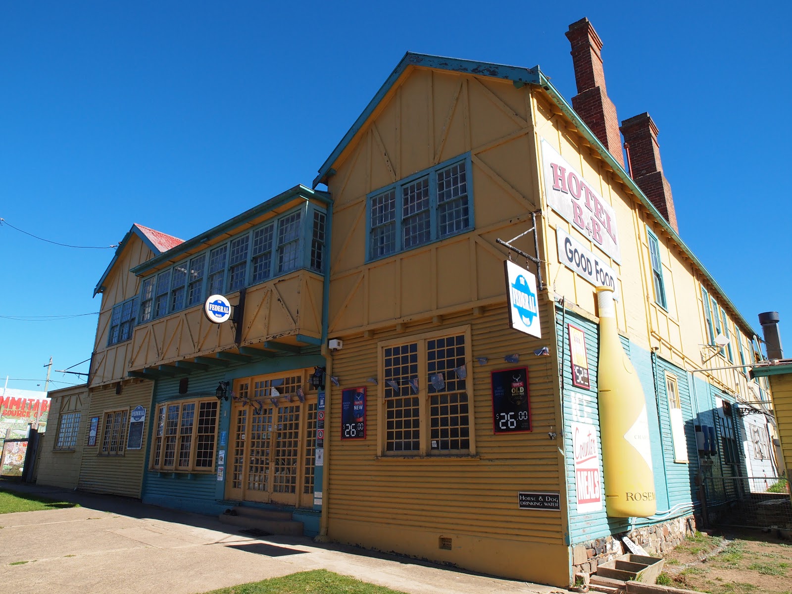 The Federal Hotel in Nimmitabel - photo 1
