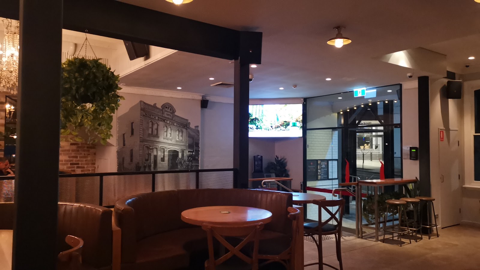 The Fire House Hotel in North Sydney - photo 3