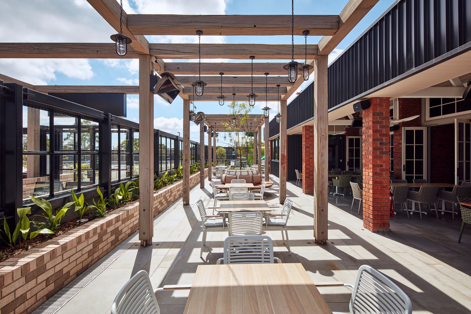 The Forest Hotel in Frenchs Forest - photo 4