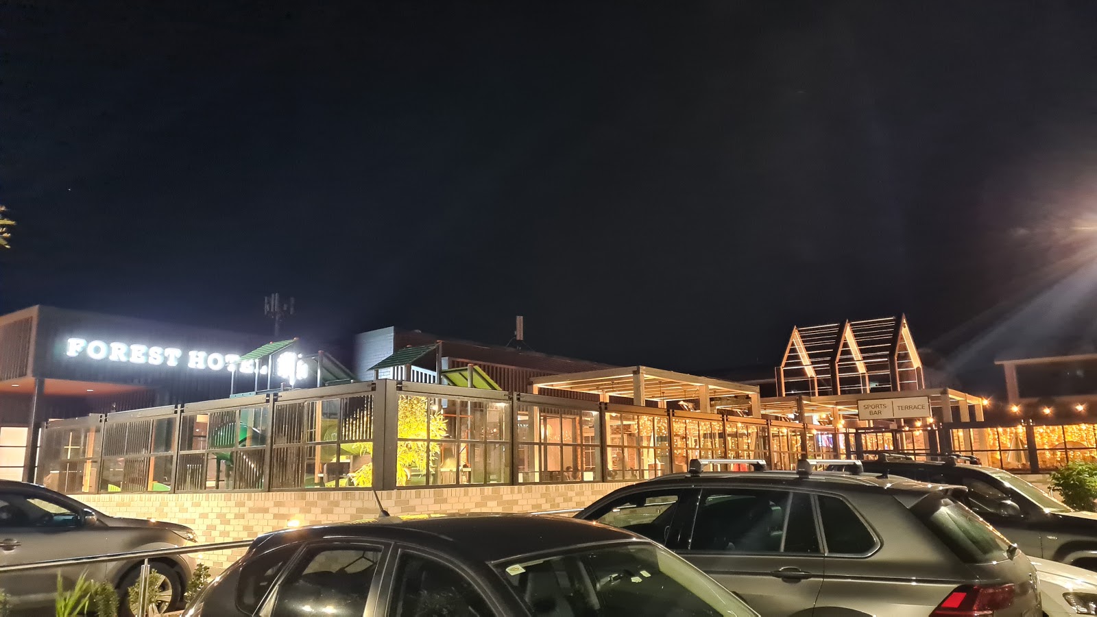 The Forest Hotel in Frenchs Forest - photo 1