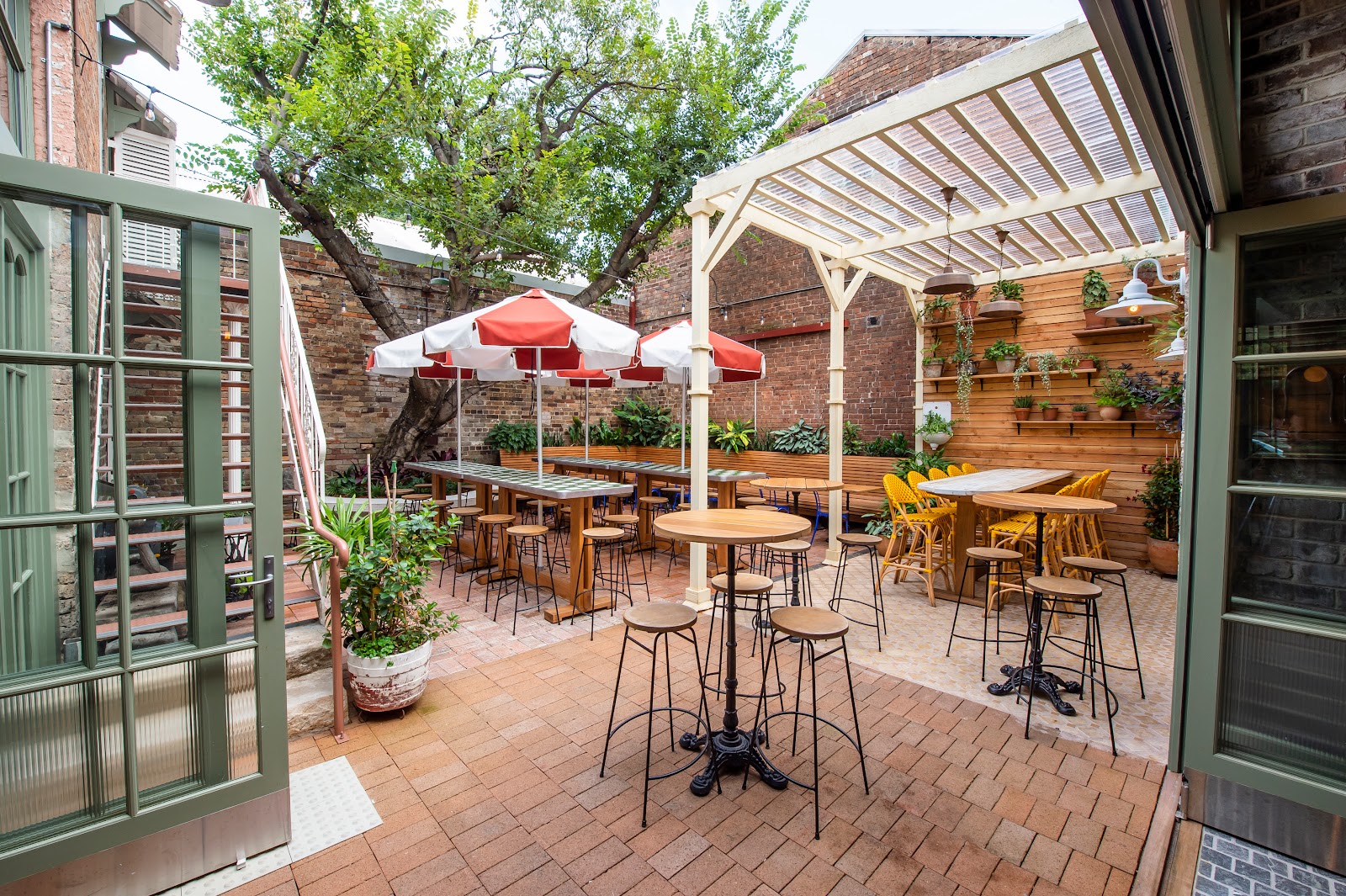 The Glebe Hotel in Glebe - photo 6