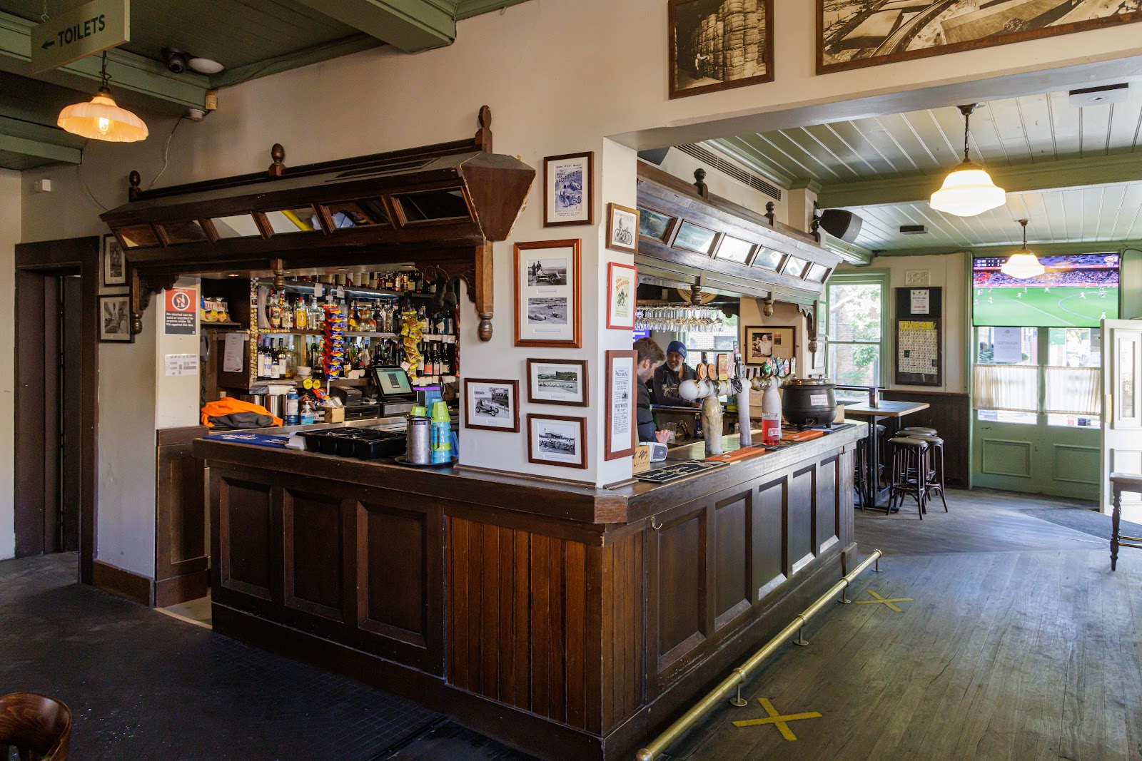 The Glebe Hotel in Glebe - photo 4