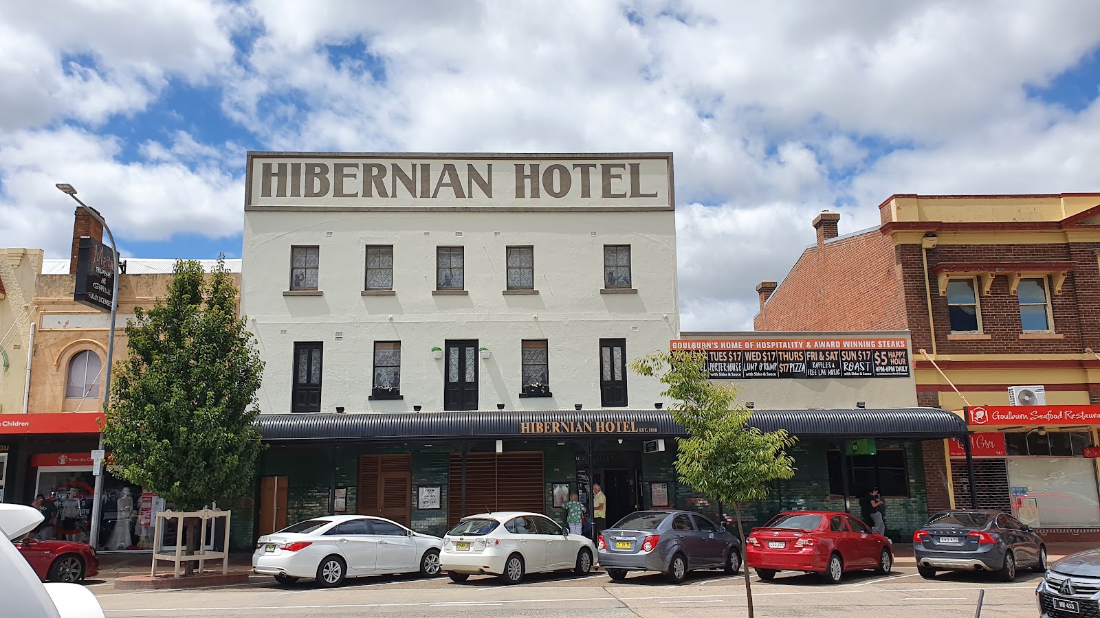 The Hibernian Hotel in Goulburn - photo 1