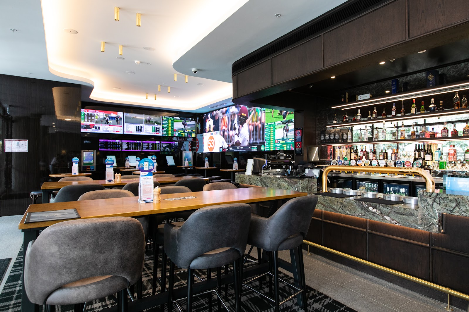 The Homebush Hotel in Homebush - photo 2