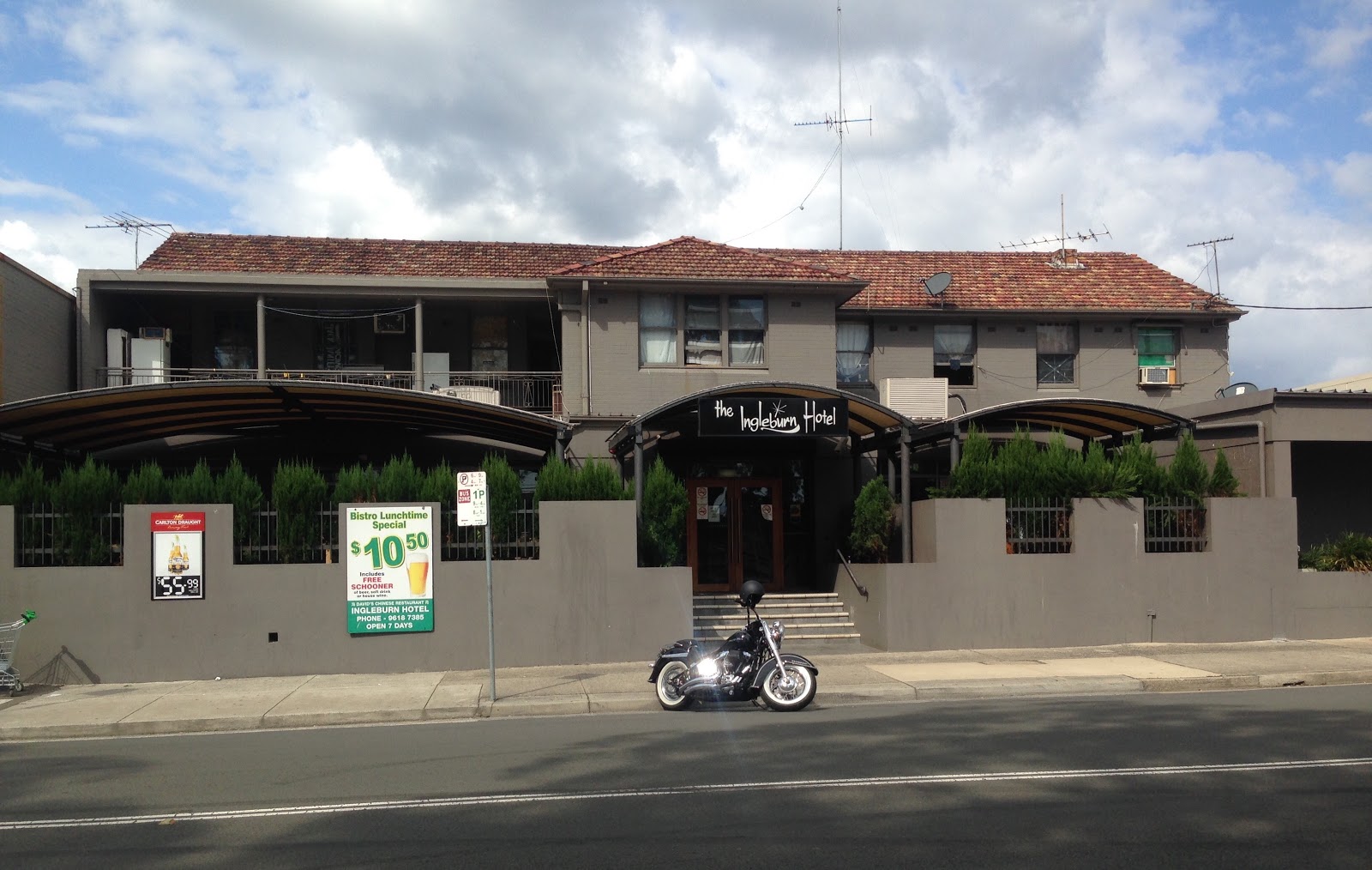 The Ingleburn Hotel in Ingleburn - photo 1