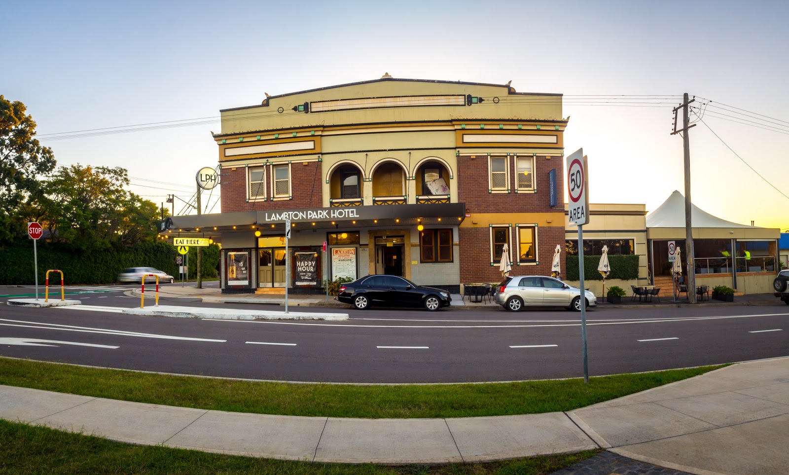 The Lambton Park Hotel in Lambton - photo 1