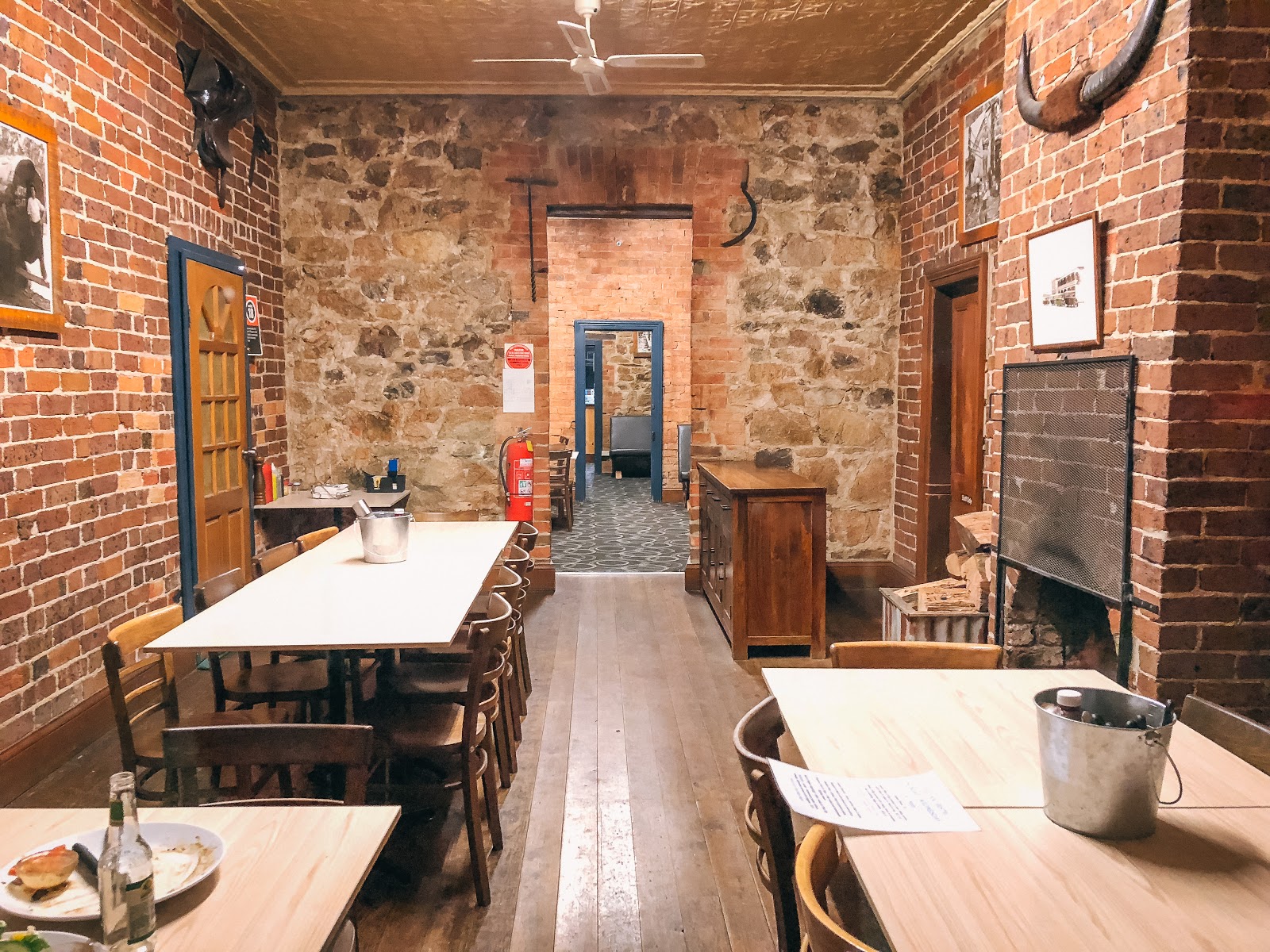 The Loaded Dog Hotel in Tarago - photo 3