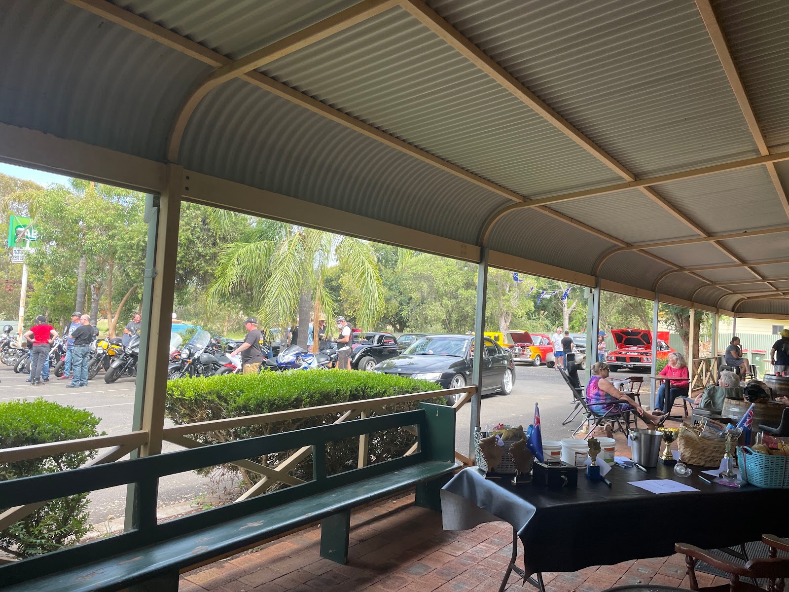 The Ploughman's Rest Hotel in Wongarbon - photo 3
