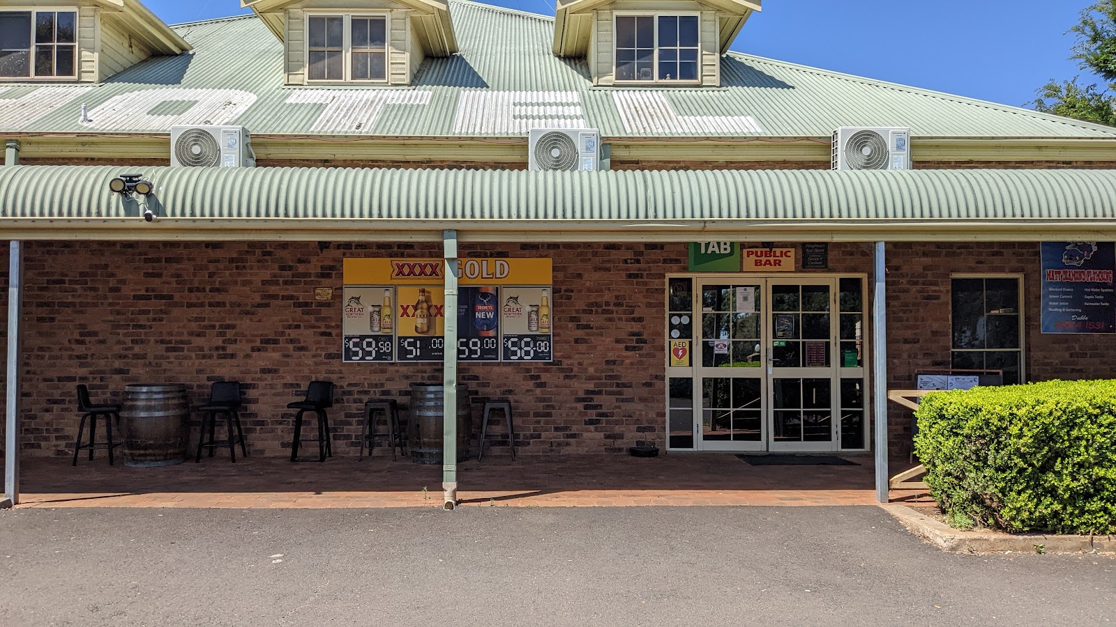 The Ploughman's Rest Hotel in Wongarbon - photo 1