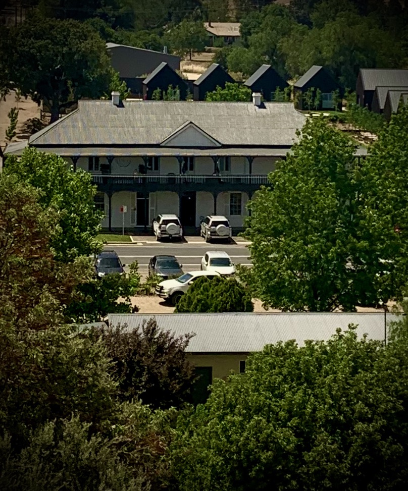 The Sir George in Jugiong - photo 8