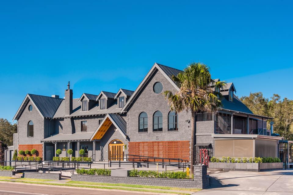The Sunken Monkey Hotel in Erina - photo 1