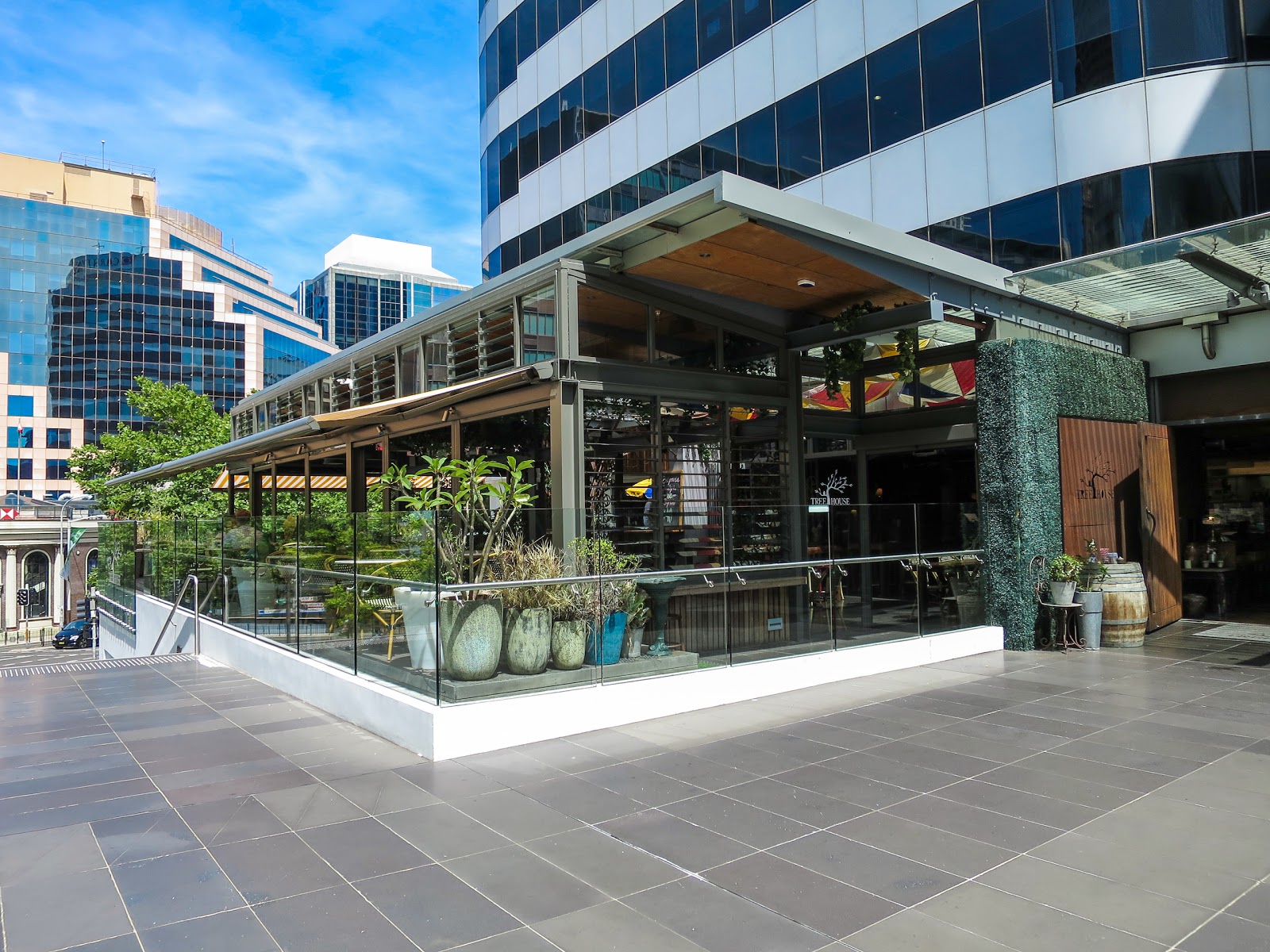 The Treehouse Hotel in North Sydney - photo 1