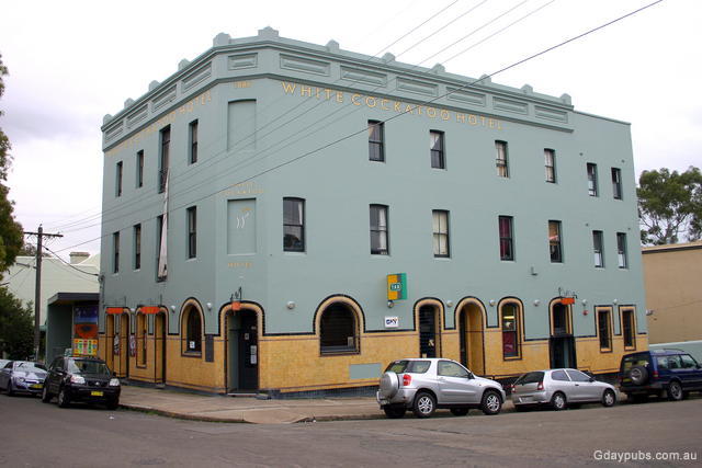 The White Cockatoo Hotel in Petersham - photo 1
