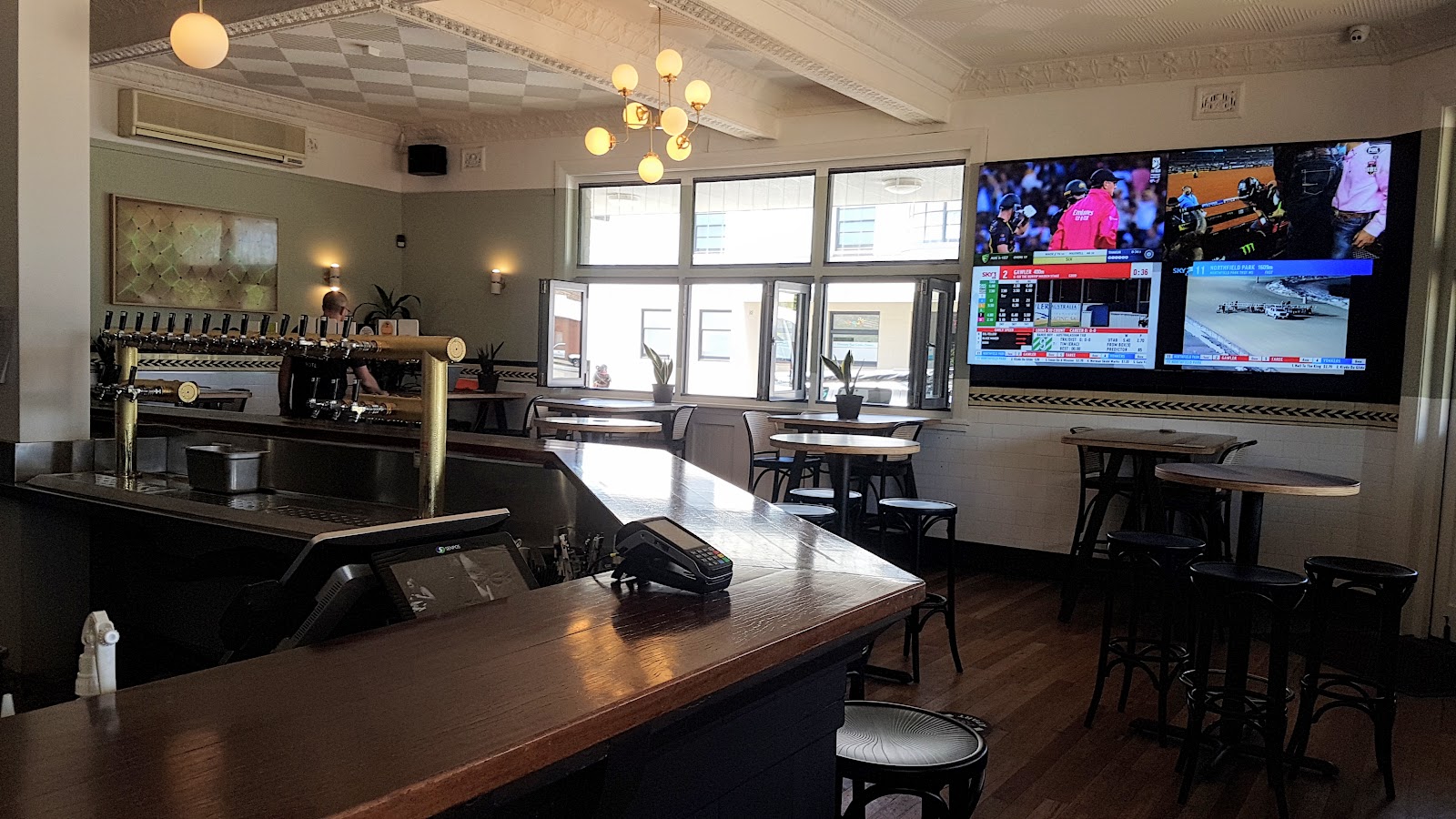 The Young Street Hotel in Carrington - photo 3