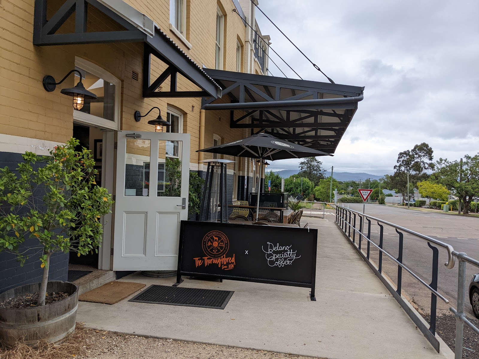 Thoroughbred Hotel in Scone - photo 6